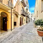 Casa Marzia By Housilia アパート チェファル
