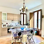 Casa Marzia By Housilia アパート チェファル
