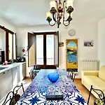 Casa Marzia By Housilia * チェファル